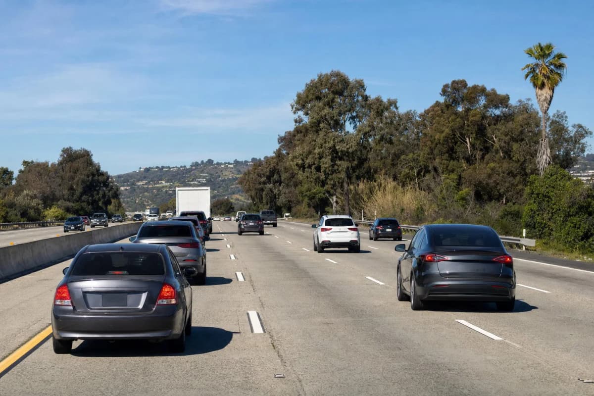 Stop Left-Lane Camping to Improve Road Safety and Flow